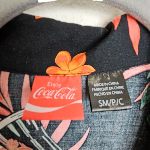 Coca Cola Mens Floral Shirt Hawaiian Sz S All Over Print Casual Travel Vacation - Picture 7 of 9